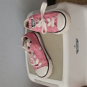 Toddler Converse shoes. Size 6
